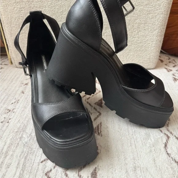 Windsor Smith Black Platform Heels - Picture 3 of 17